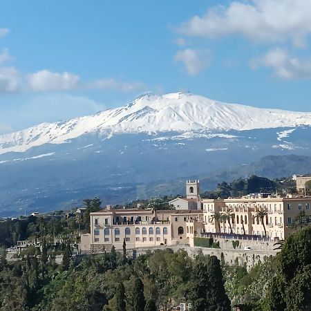 Aly Art Apartment Taormina Duomo, Gulf & Etna View エクステリア 写真