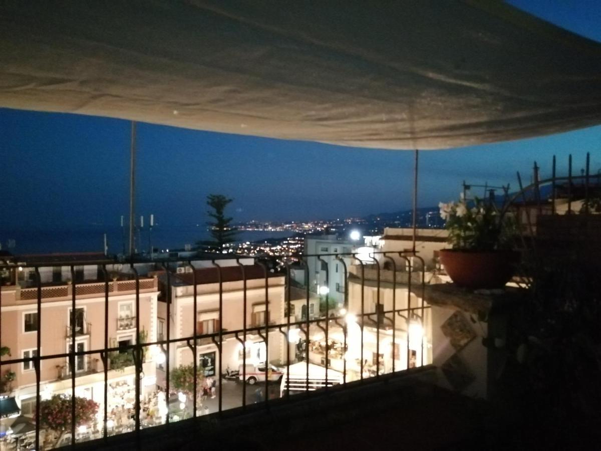Aly Art Apartment Taormina Duomo, Gulf & Etna View エクステリア 写真