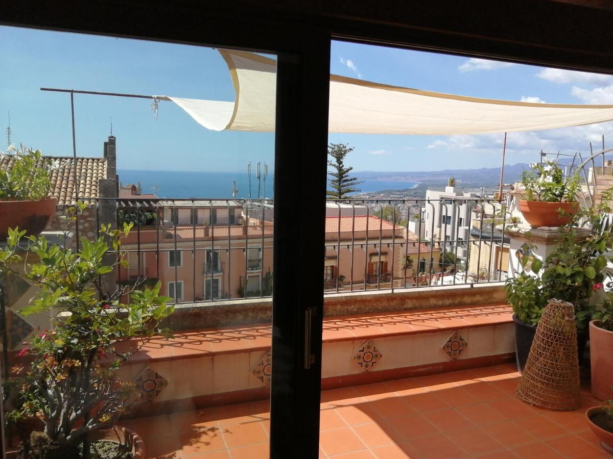 Aly Art Apartment Taormina Duomo, Gulf & Etna View エクステリア 写真