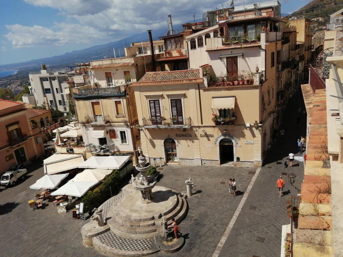 Aly Art Apartment Taormina Duomo, Gulf & Etna View エクステリア 写真