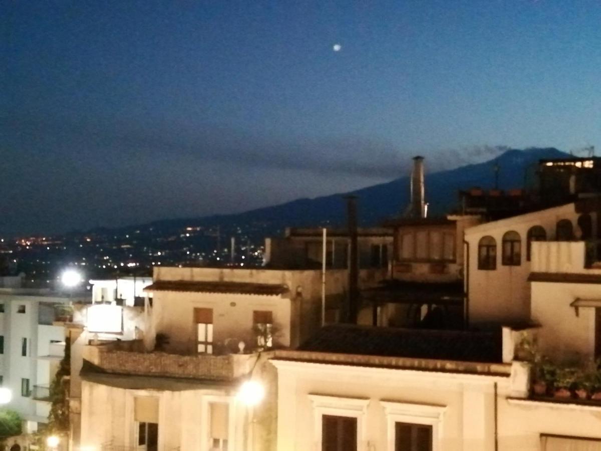 Aly Art Apartment Taormina Duomo, Gulf & Etna View エクステリア 写真
