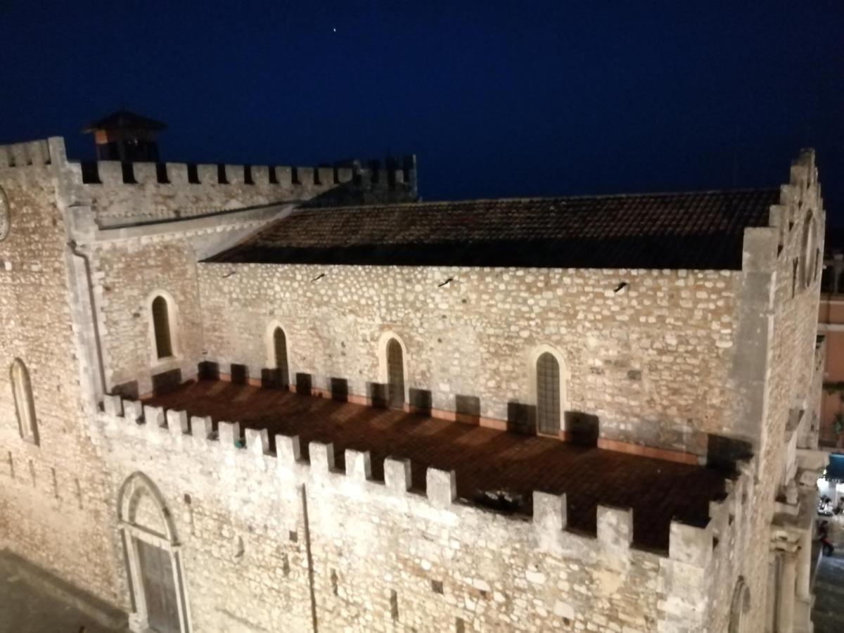 Aly Art Apartment Taormina Duomo, Gulf & Etna View エクステリア 写真