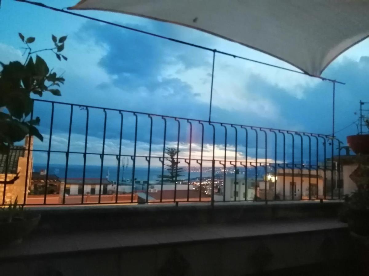Aly Art Apartment Taormina Duomo, Gulf & Etna View エクステリア 写真