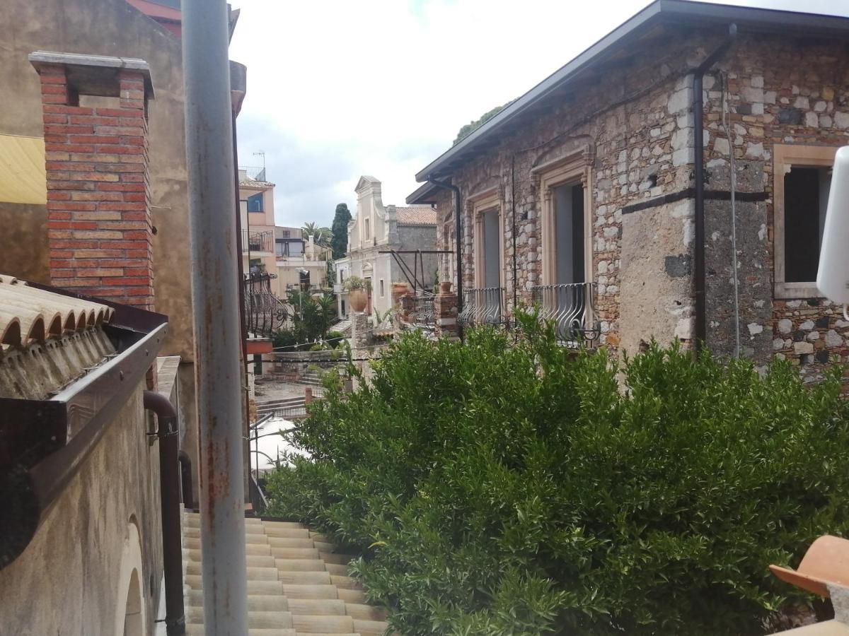 Aly Art Apartment Taormina Duomo, Gulf & Etna View エクステリア 写真