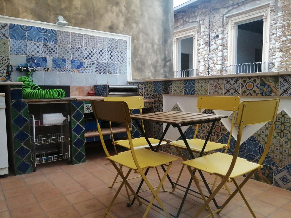 Aly Art Apartment Taormina Duomo, Gulf & Etna View エクステリア 写真