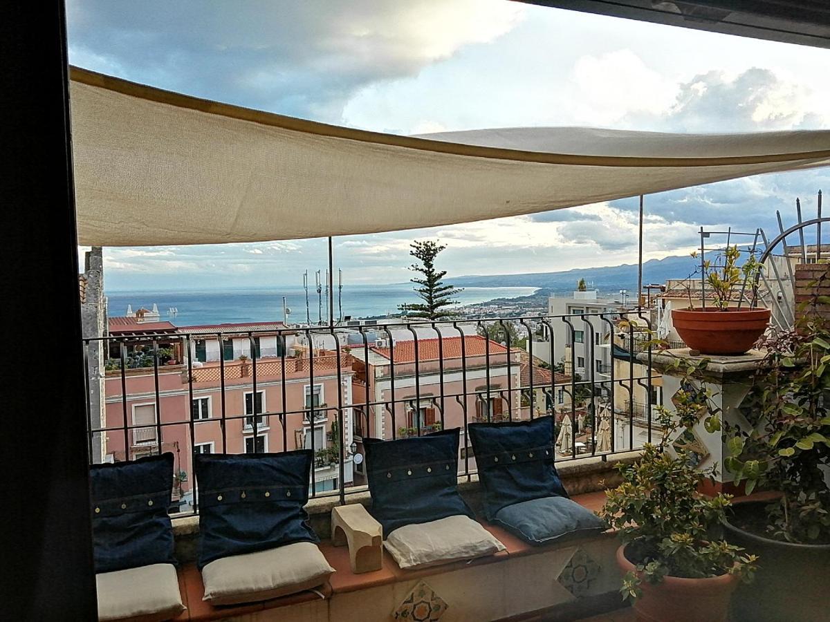 Aly Art Apartment Taormina Duomo, Gulf & Etna View エクステリア 写真