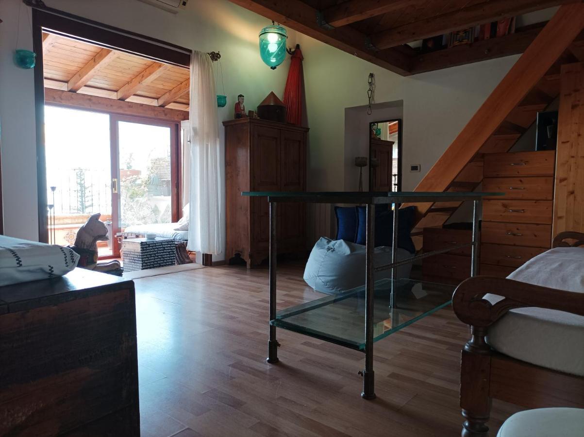 Aly Art Apartment Taormina Duomo, Gulf & Etna View エクステリア 写真