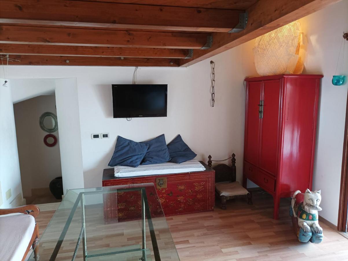 Aly Art Apartment Taormina Duomo, Gulf & Etna View エクステリア 写真